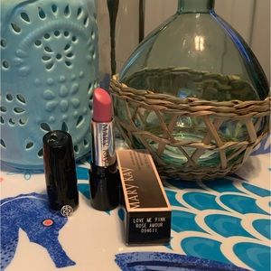 💁🏻‍♀️3 for $12! Mary Kay Gel Semi-Shine Lipstick - Love Me Pink